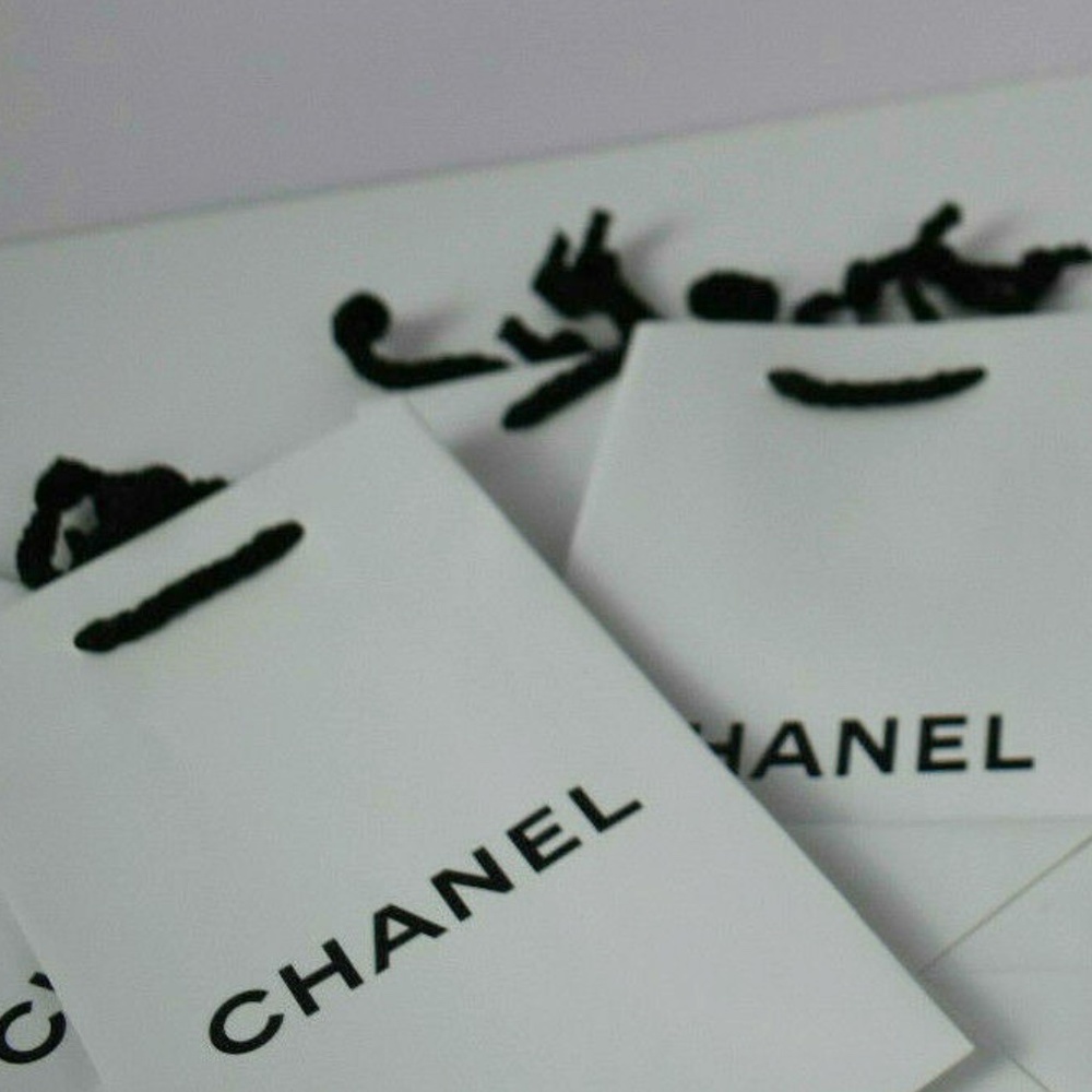 CHANEL Bag White Black Letters 9' X 5' Black String Collapsible - Picture 12 of 16